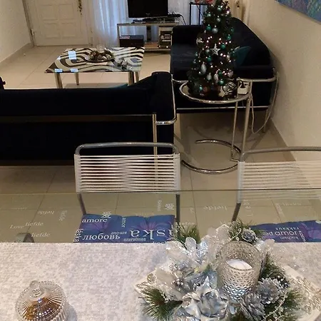 Elena Néa Mihanióna